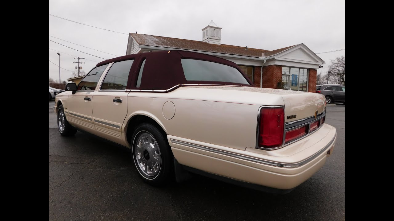 1997 Lincoln Town Car Cartier - Zero Rust! Arizona Car! Only 120,000 Miles! Superb Condition!!