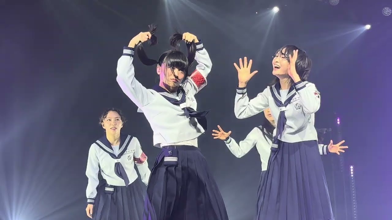 Atarashii Gakko having a dance off (Toronto, 10/06/24)