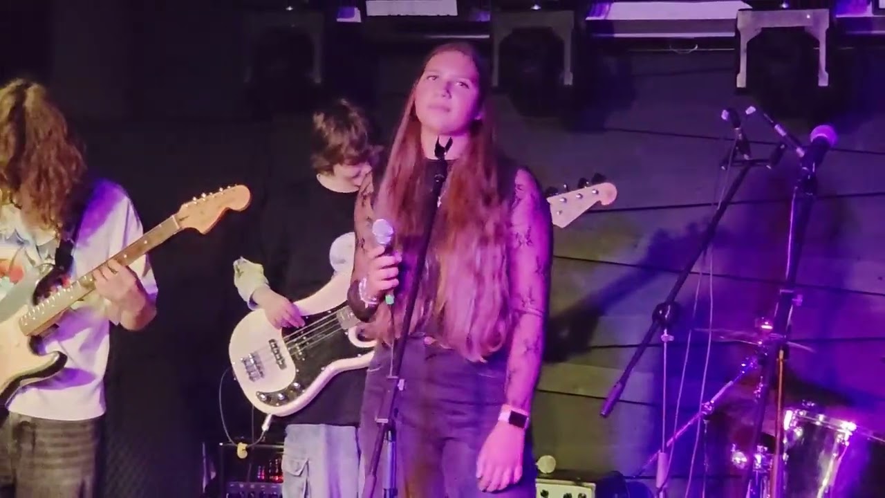 Rebel Girl - Bikini Kill - Velvet Noise - Cover (bis) - 2025.10.11