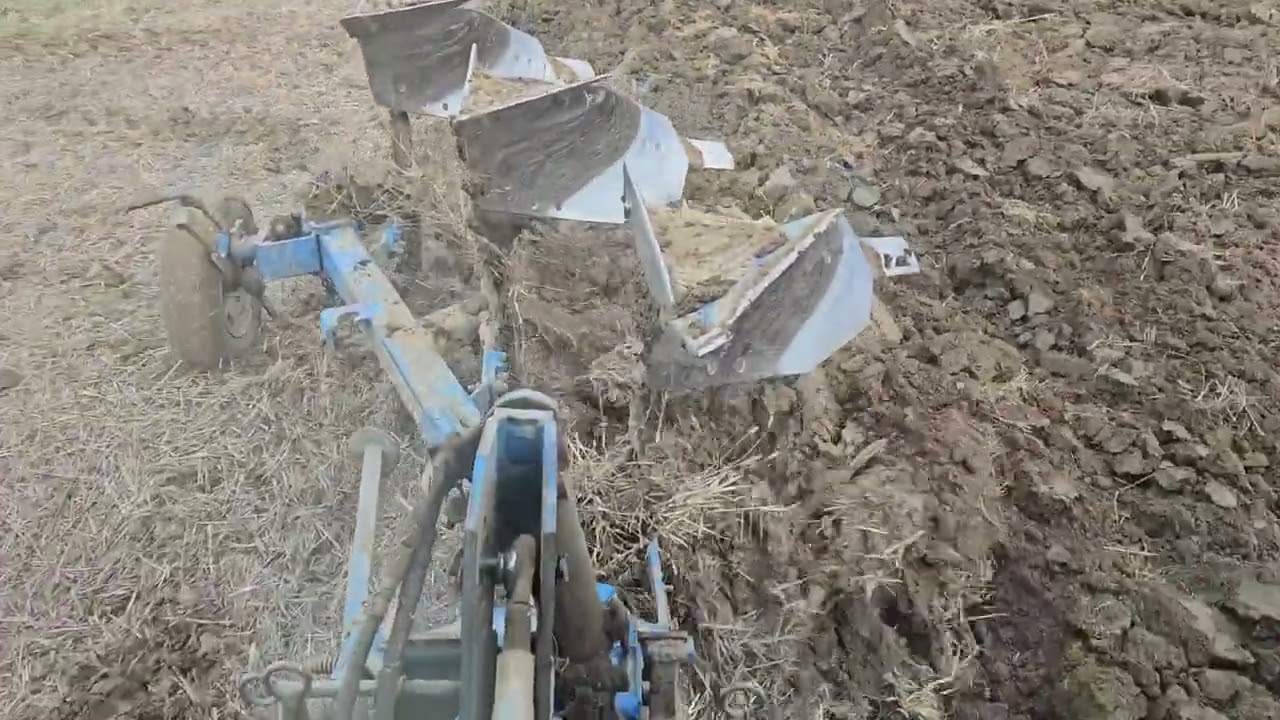 La arat a doua zi cu Claas atos 340