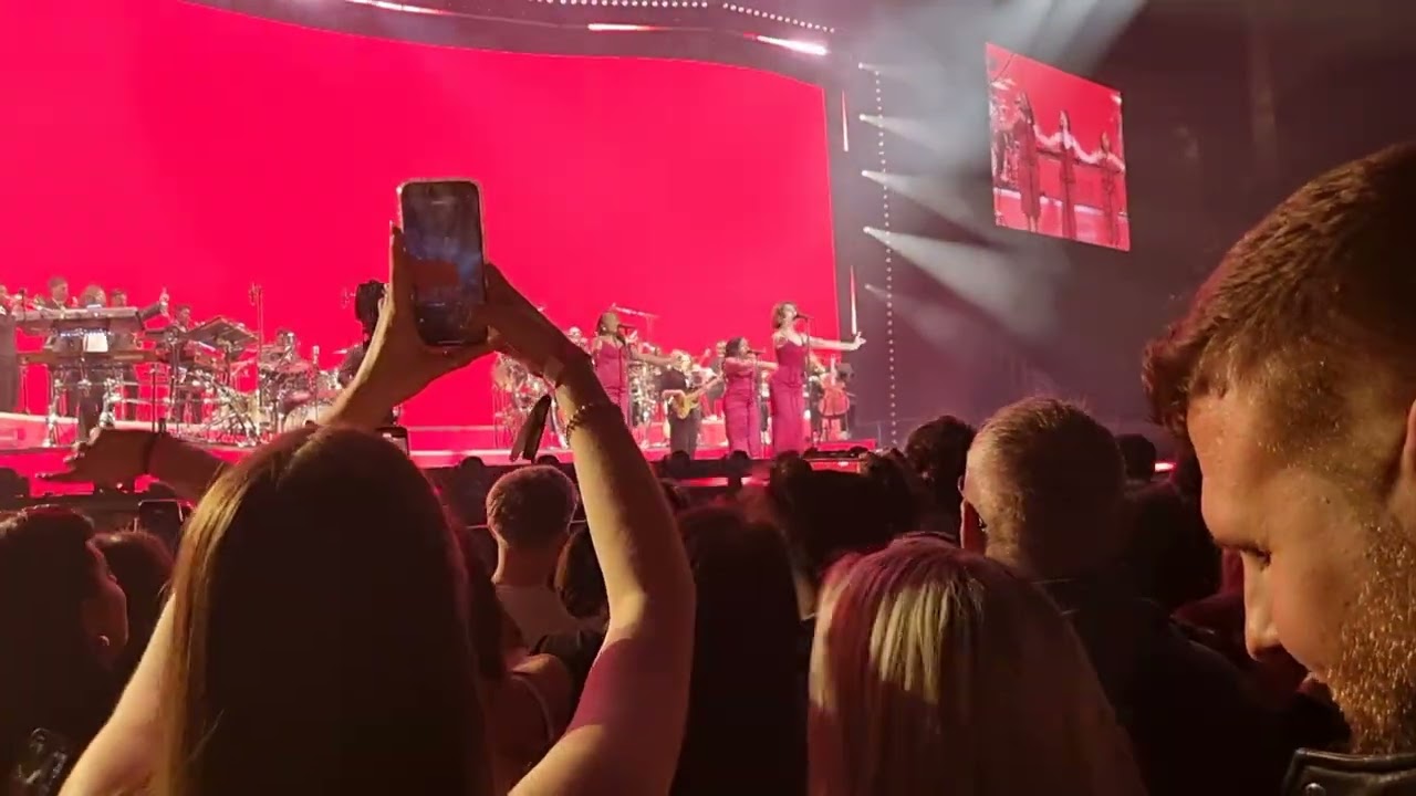Raye, Where Is My Husband, live at The O2 Arena London, 27/11/26