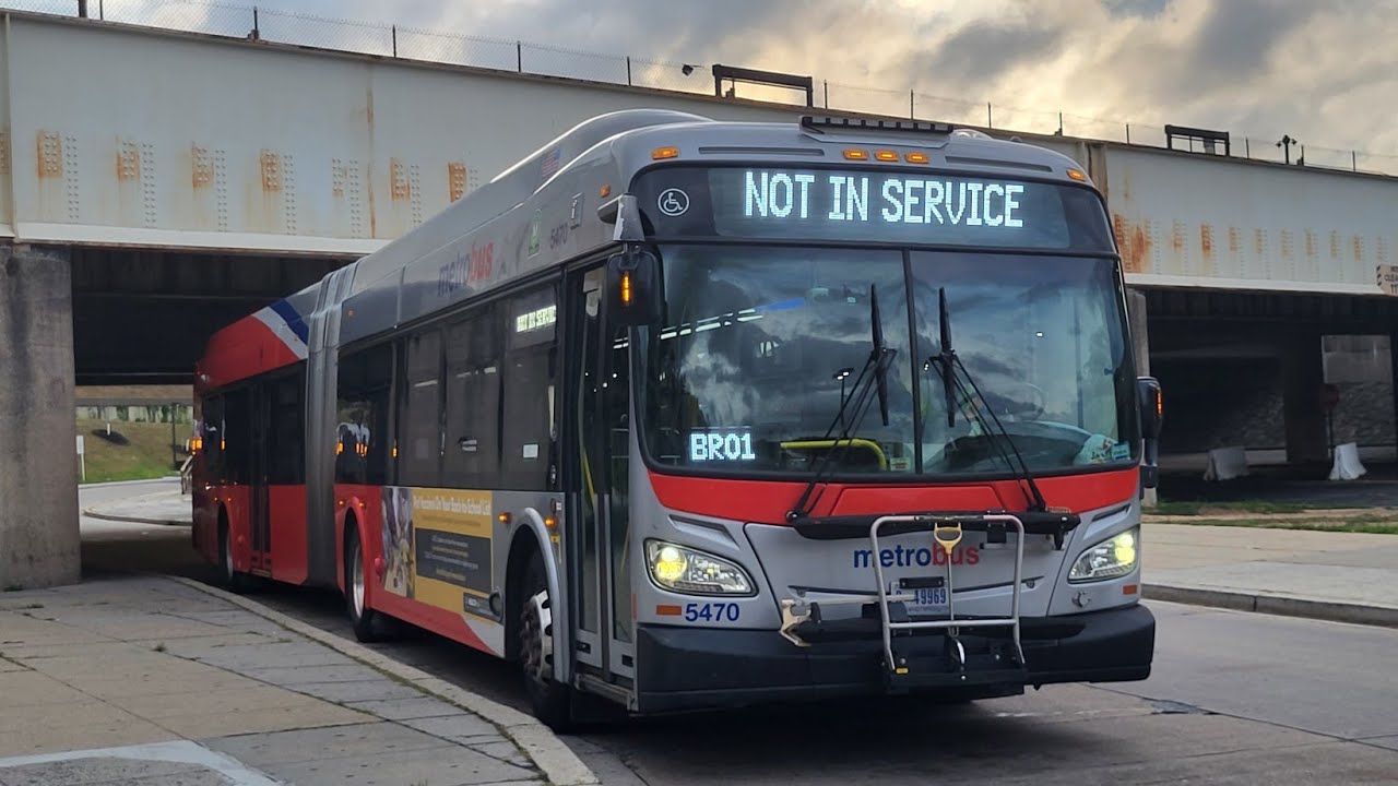 WMATA Metrobus 2015 New Flyer XDE60 Xcelsior #5470 Route R2