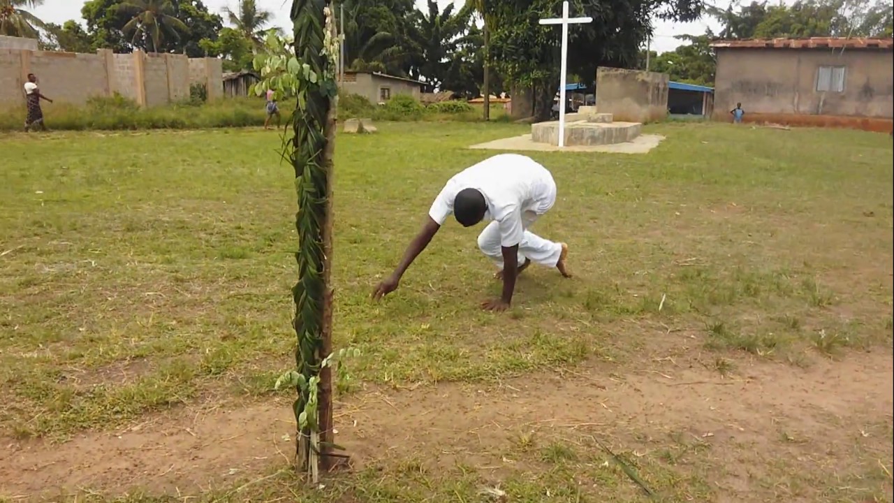 EGLISE ADAÏ DE COTE D'IVOIRE- Jour de Rameaux à DIVO-GREMIAN