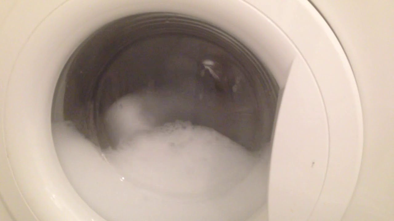 My Whirlpool AWM1400 Washing machine doing its maintenance wash