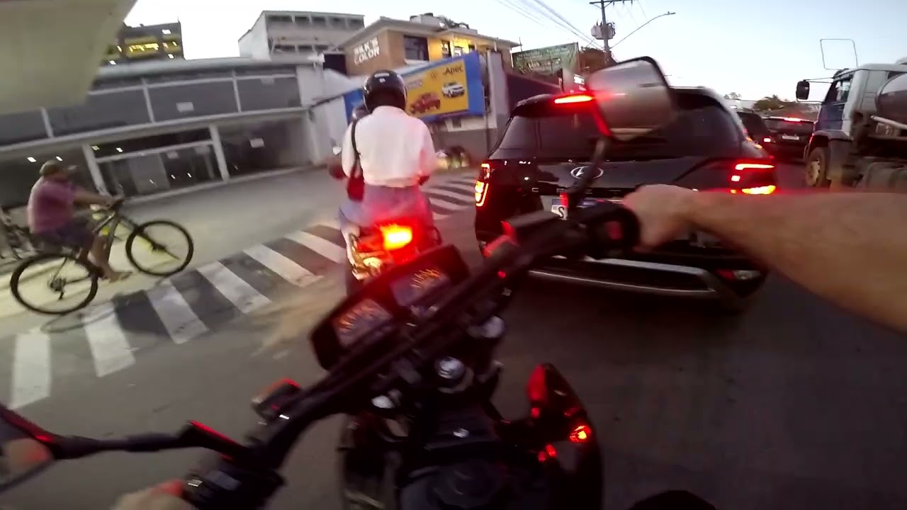 Acabou a gasolina, Indo no Bairro Grogoto.