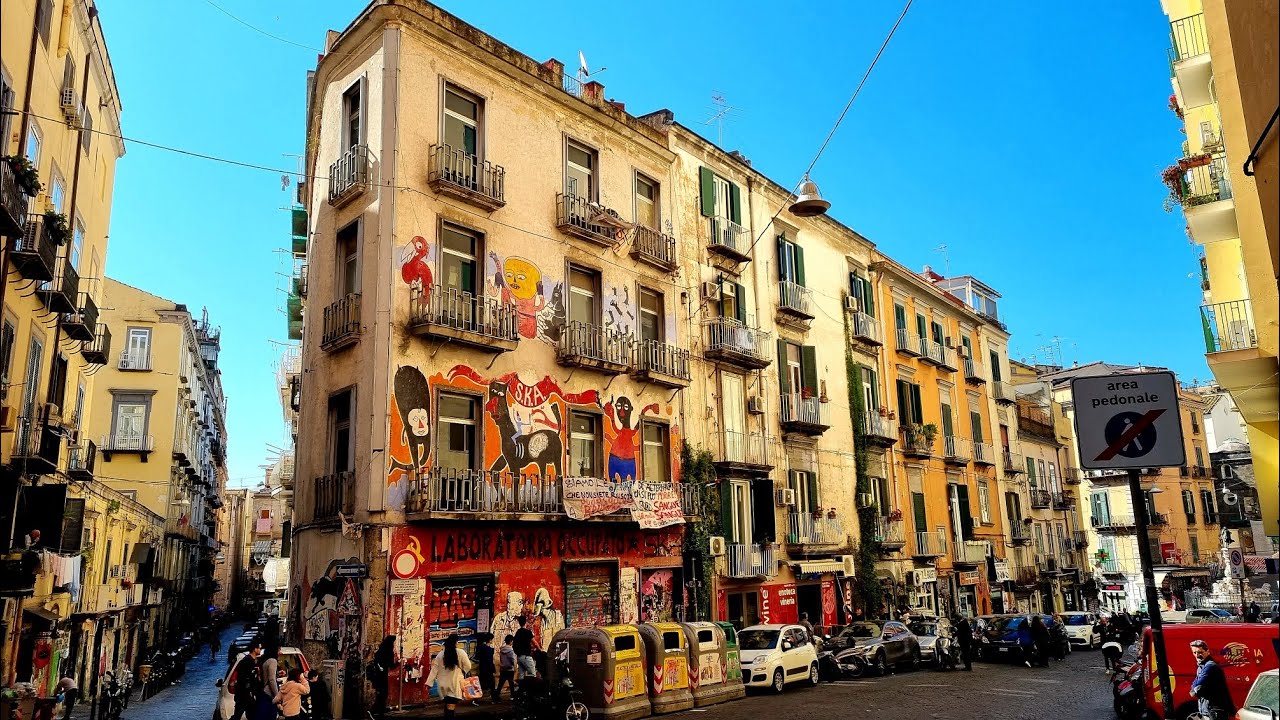 Walking in Naples (Italy)