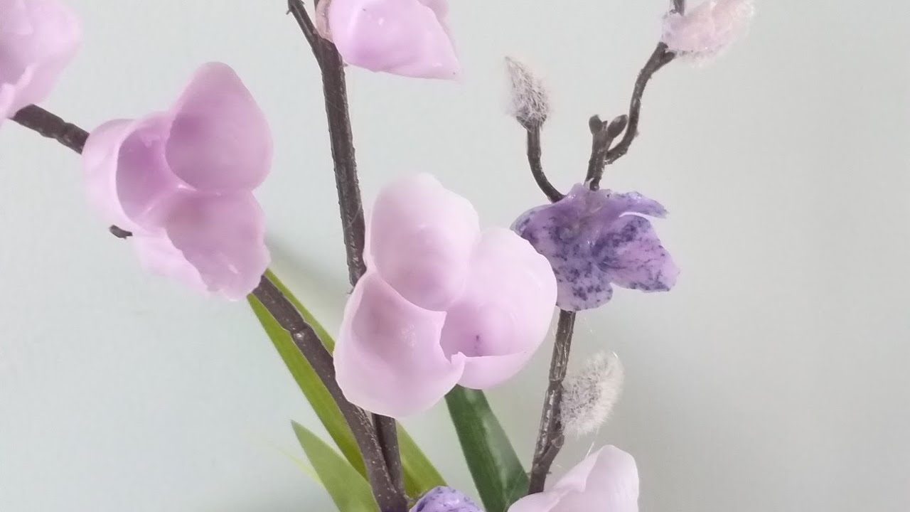 Candle wax finger blossoms petals craft