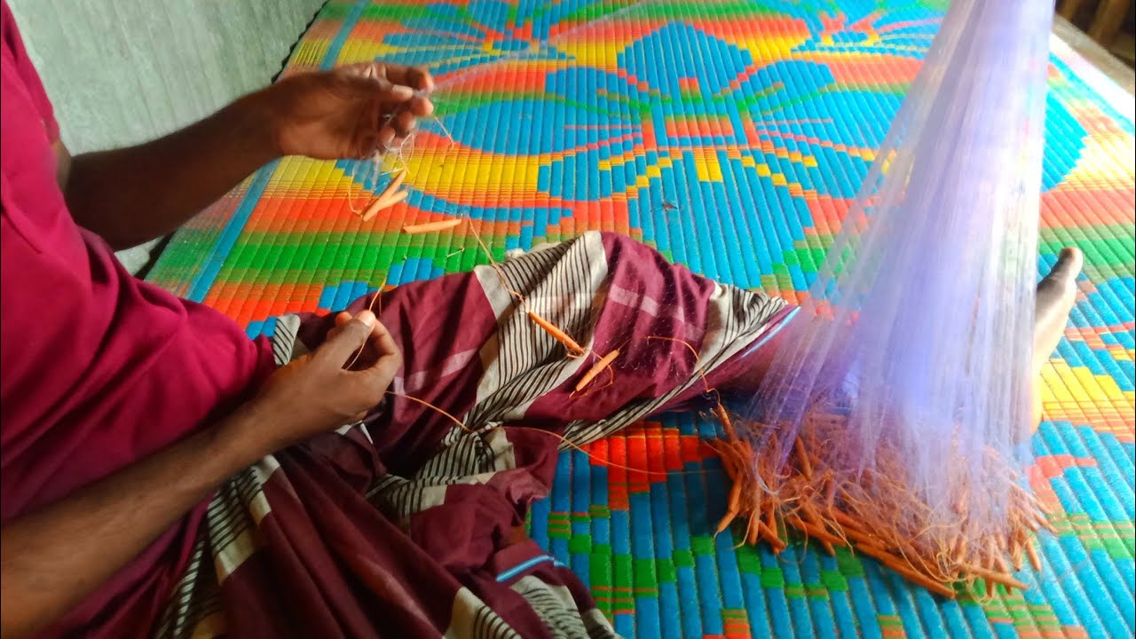 দেখে নিন!কিভাবে কারেন্ট জালে মাটির কাঠি বাধা হয়.current jal.fishing net making.