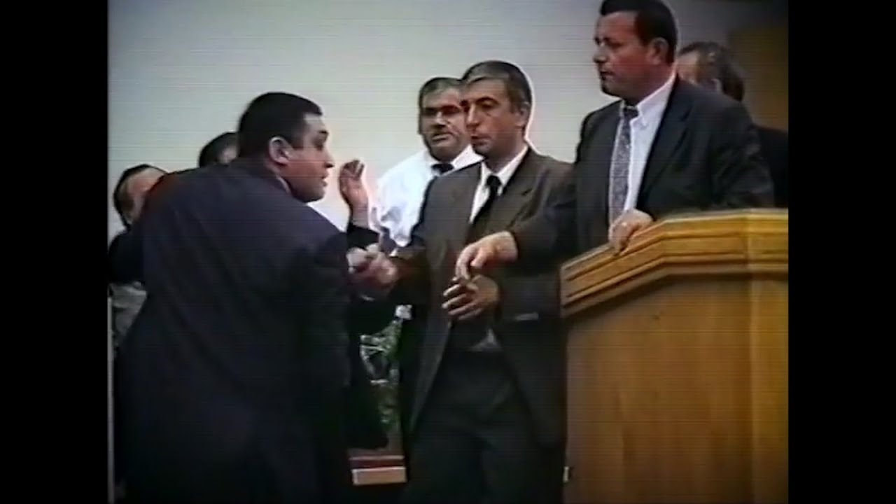 Ռոբերտ Քոչարյանի չհաջողված իմպիչմենտը 2002-ին | Նորագույն պատմություն