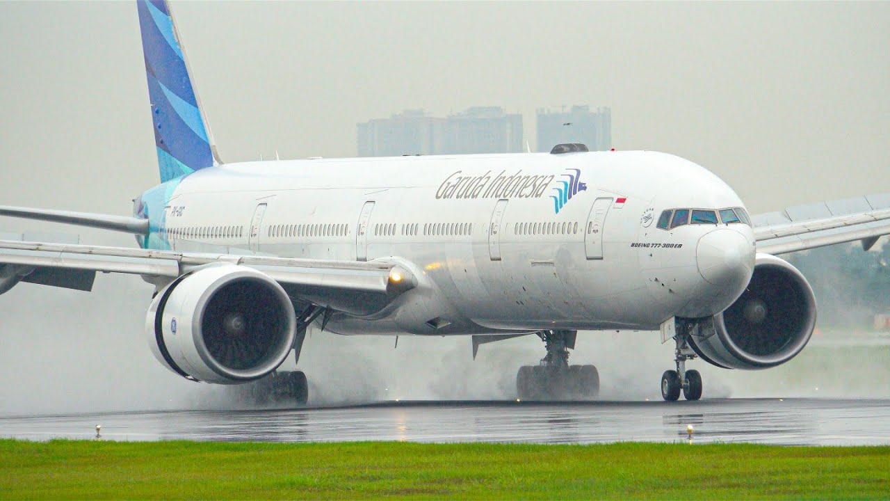 ✈️🇲🇨20 Minutes JAKARTA PLANE SPOTTING ! Rainy Weather at Soekarno Hatta Int’L Airport [CGK]