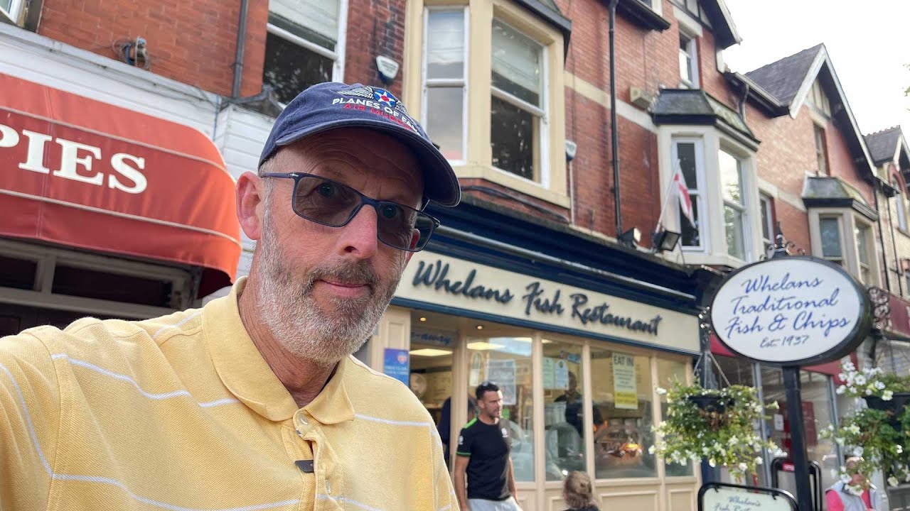 I went to Whelan's Fish Restaurant in Lytham 🐟🍟🫛