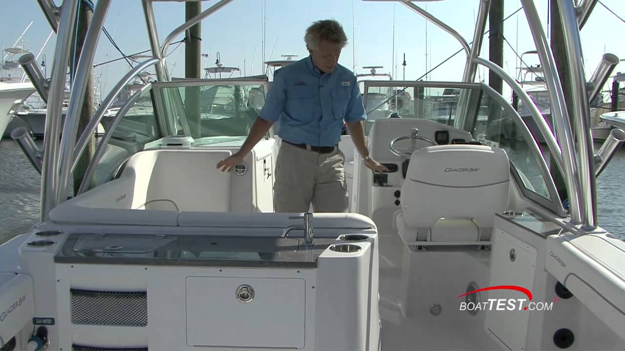 Glacier Bay 2740 features review by BoatTest.com