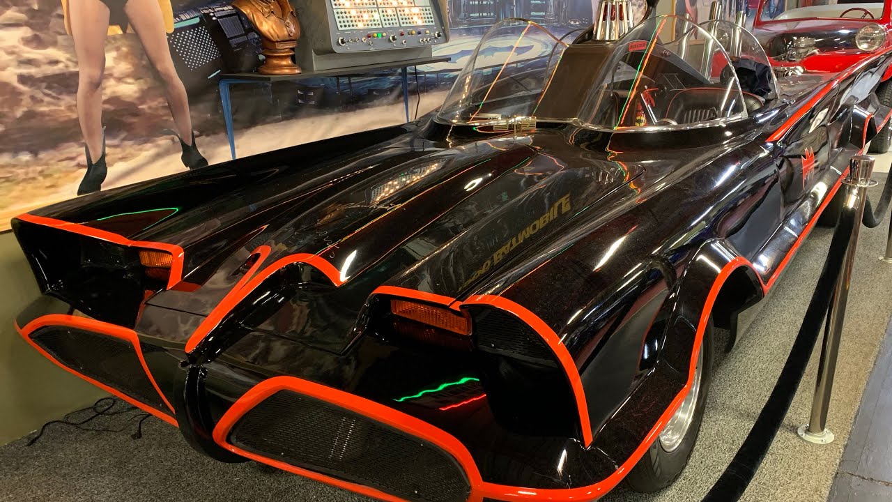 Exploring the Volo Auto Museum: Titanic Exhibit, Classic Cars & Midwest Fun! #VoloAutoMuseum