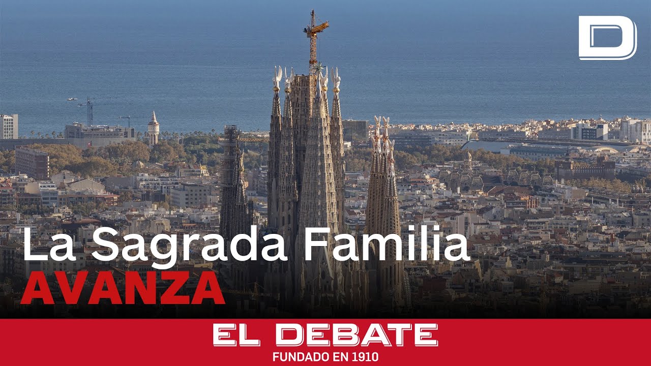 La Sagrada familia instala el primer brazo horizontal de la cruz de la torre de Jesucristo