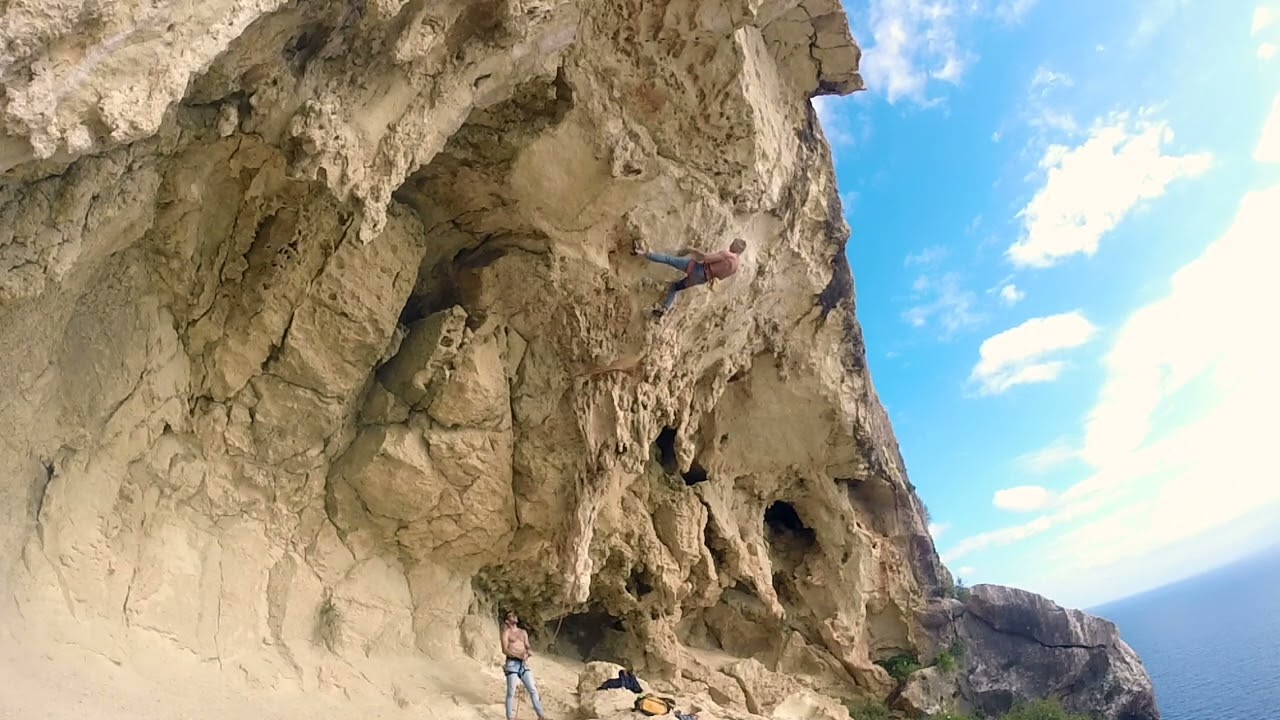 Climbing in Malta - Tufa Tirtoghod 7b+
