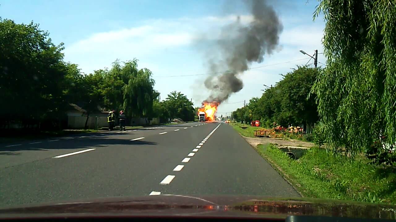 Explozii butelii TIR Mihailesti 10.06.2016