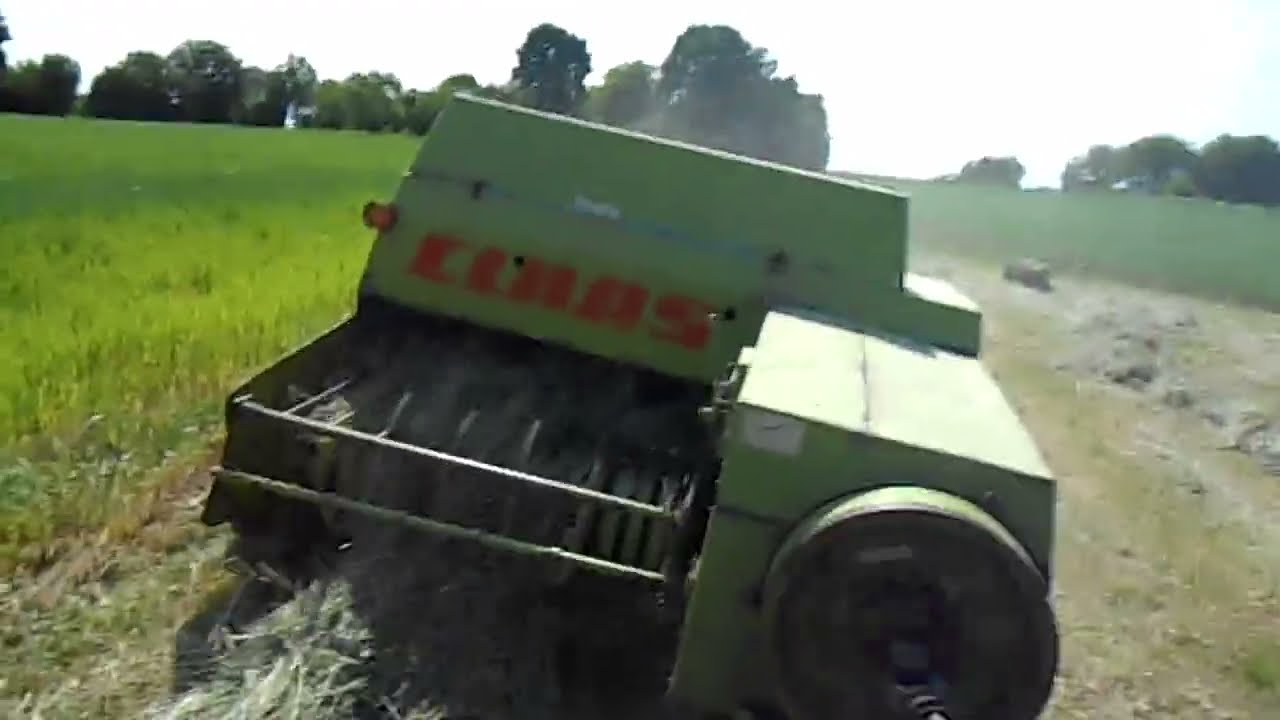 Заготівля сіна. Перевертаємо, згрібаємо, тюкуємо. Т-40АМ граблі сонечко і Claas markant 40.