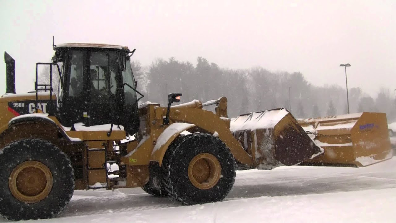 Cat 950H Plowing Snow