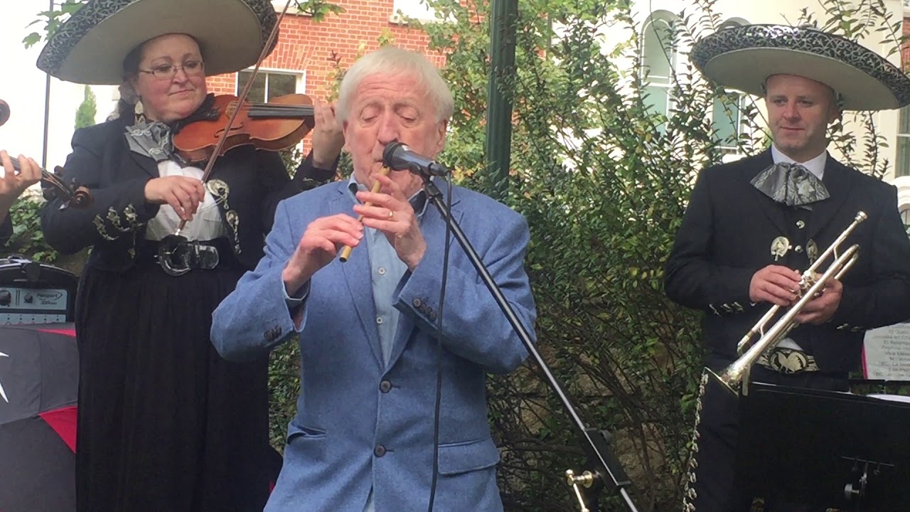 Mariachi San Patricio with the Chieftains Paddy Moloney. Mexican Embassy
