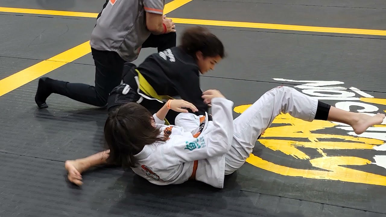 BJJ Girls Championship. yellow vs orange belt, who wins?