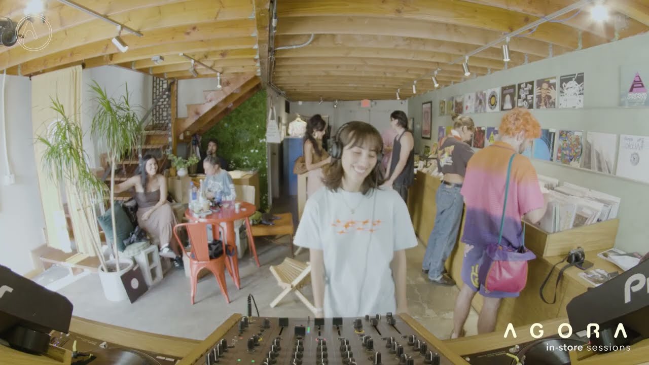 Agora In-Store Session with Manu
