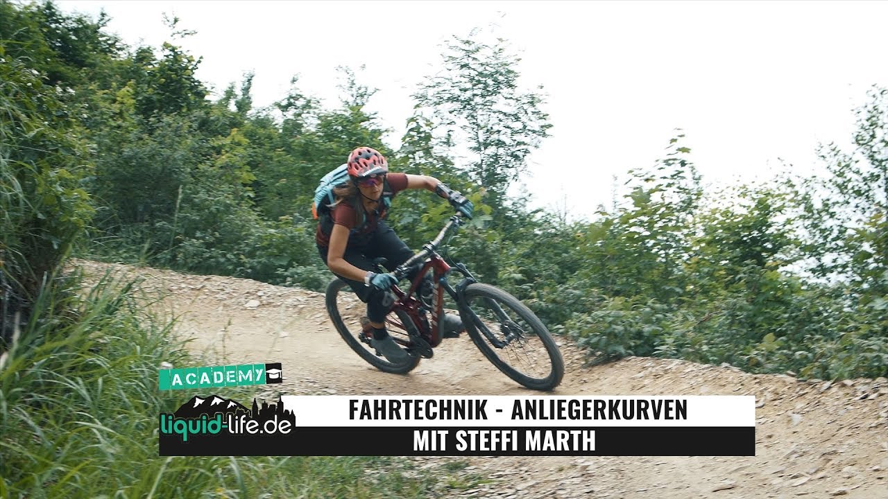 Fahrtechnik Anliegerkurven mit Steffi Marth | Liquid-Life - fahrtechnikTV