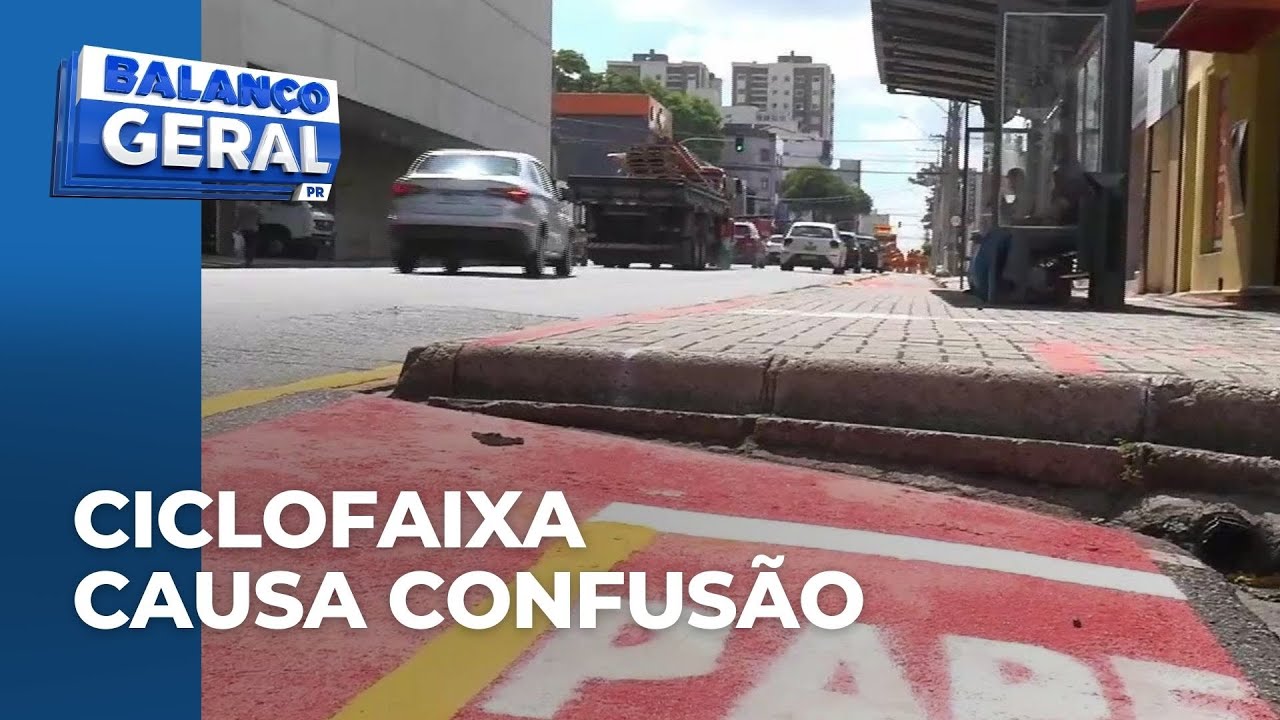 Ciclofaixa invade calçada, passa por ponto de ônibus e provoca confusão em São Jose dos Pinhais