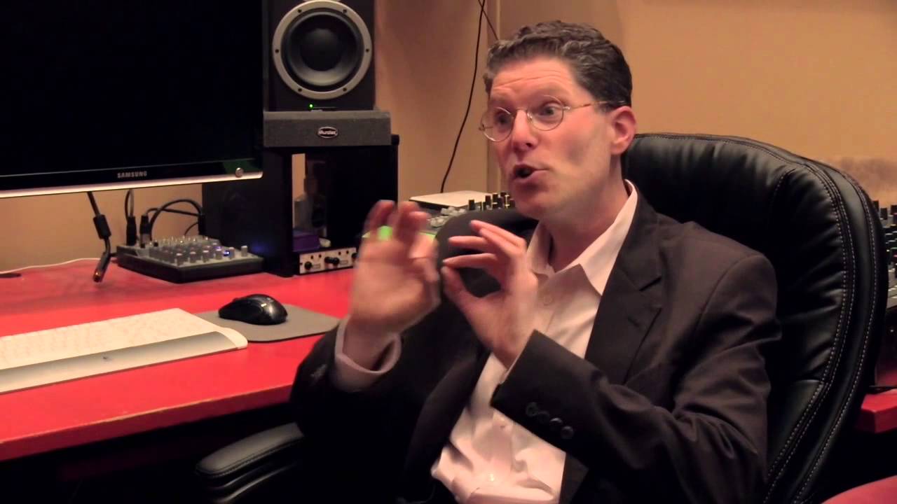 Bob Bergen Mimics Mel Blanc's Porky Pig