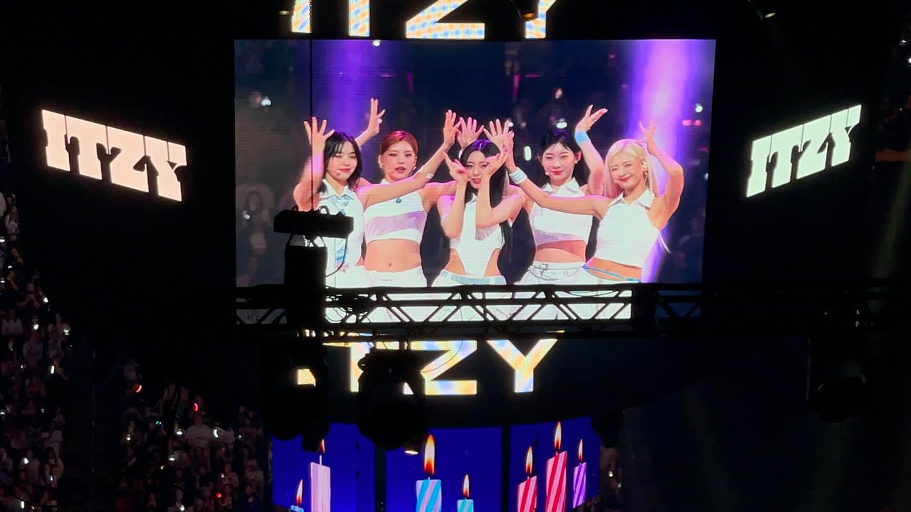 KCON LA 2023 DAY 3 - ITZY ‘CAKE’