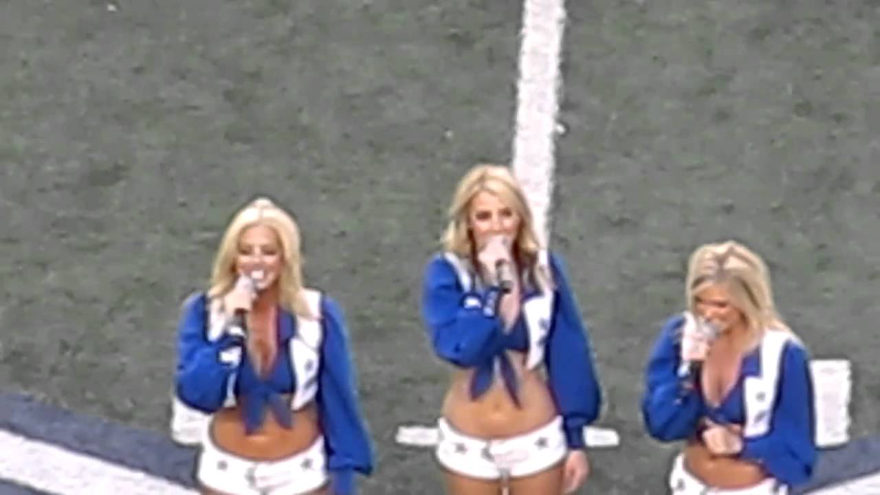 Dallas Cowboys Chearleaders Sign National Anthem