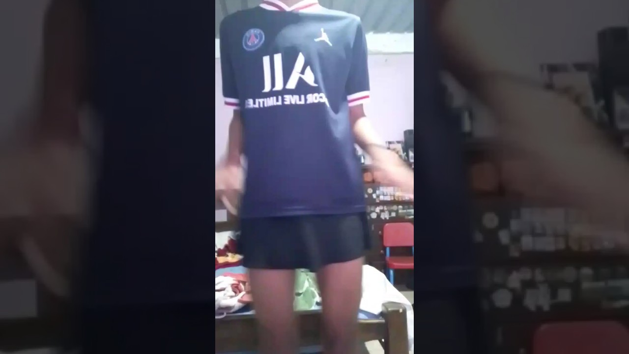 Femboy con camisa del psg #asmefamoso #movimientoelamorhacealmundogirar #musica#femboy