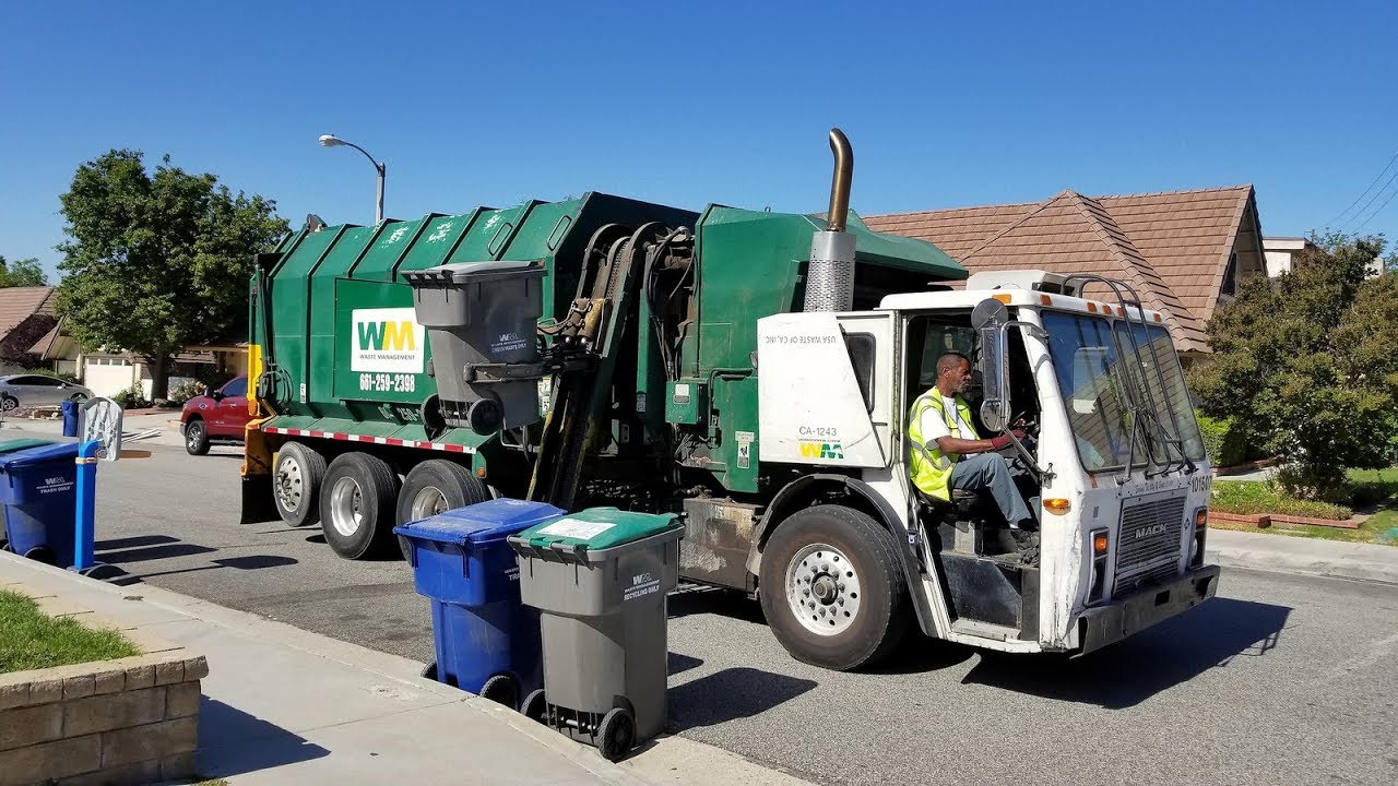 Waste Management/Blue Barrel Disposal Garbage Trucks (Pt.1)