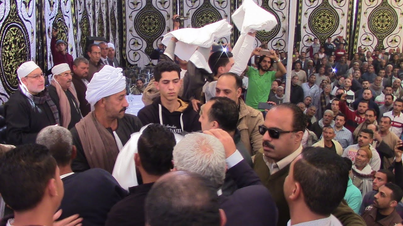 تقديم الكفن من عائلة الصعيدى الى عائلة شتات  -الماى -شبين الكوم -منوفيه 3-4-2019