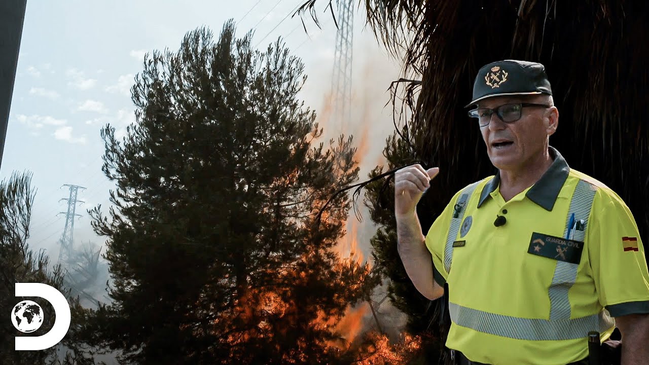 Guardia Civil enfrenta incendio en Andalucía | Control de Carreteras | Discovery Latinoamérica