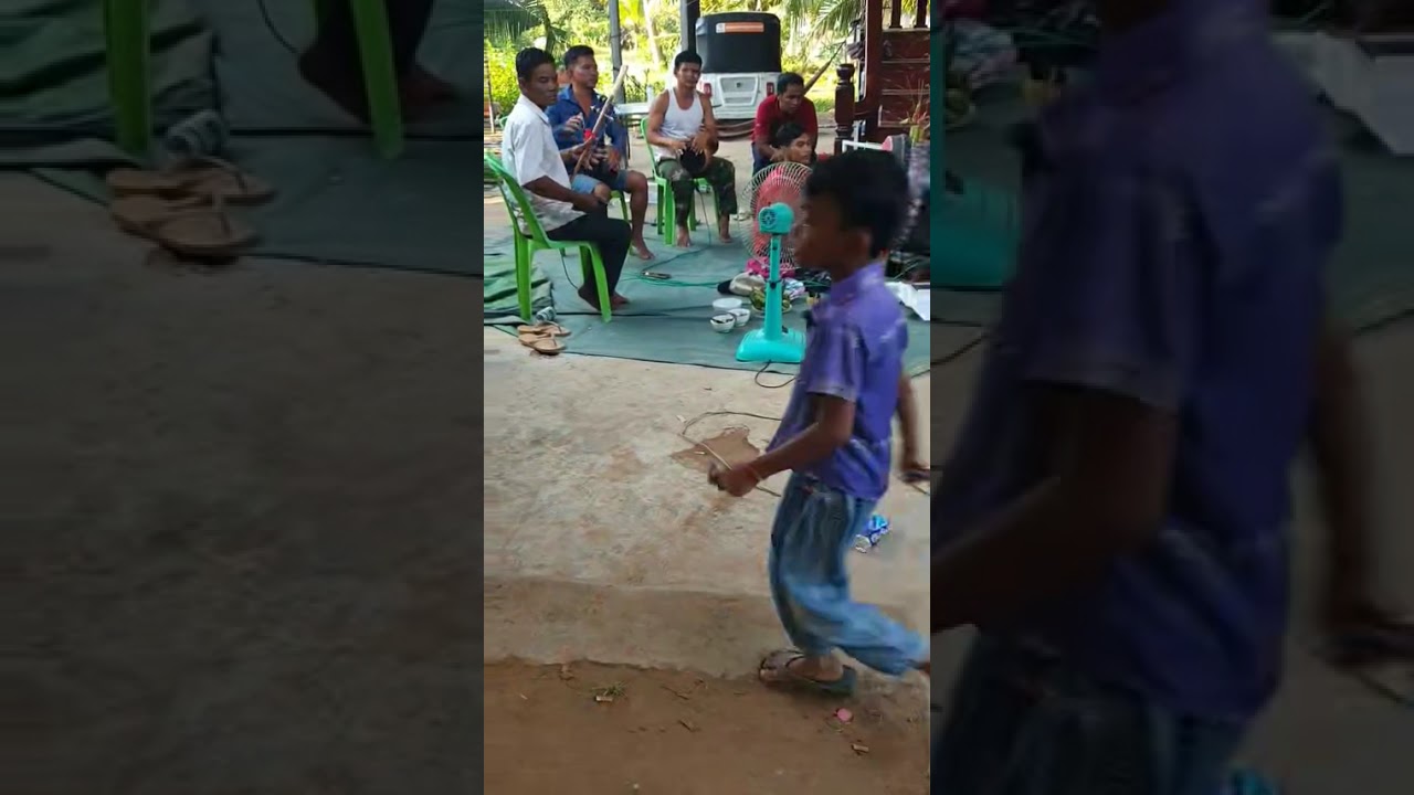 ភ្លេងស្គរធំកំដរសពគឺមានតែនៅតាមតំបន់ប៉ុណ្ណោះ