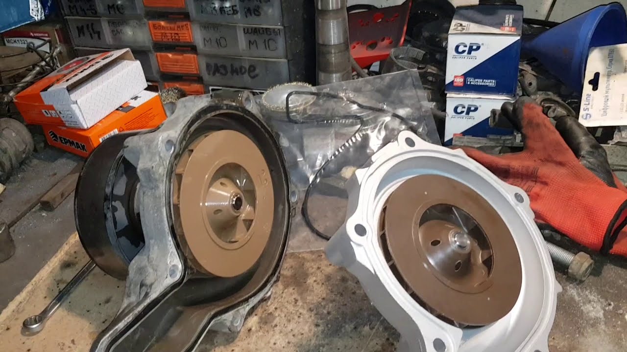 Renault Premium, замена помпы, нюансы.