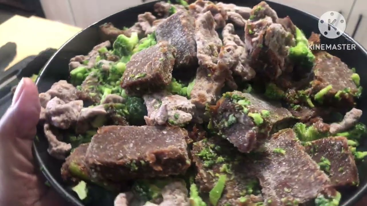 Приготовьте вместе со мной простой ужин: брокколи с говядиной и рисом.
