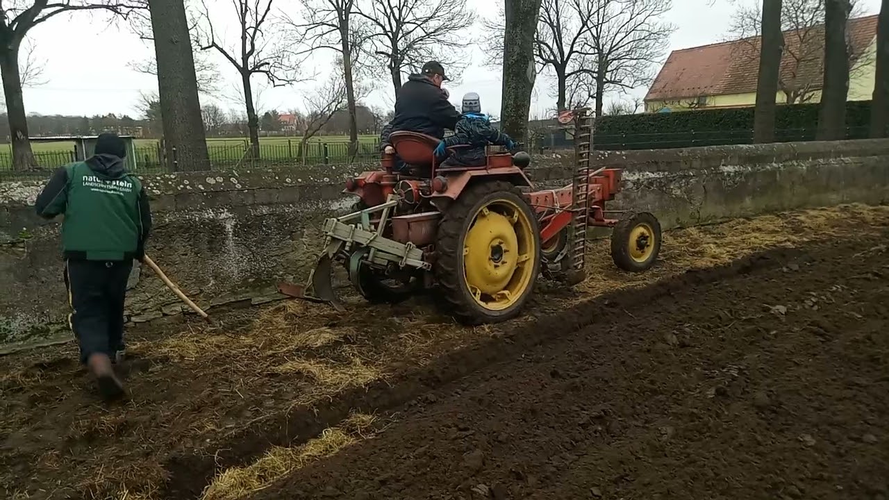 RS09 beim Ackern