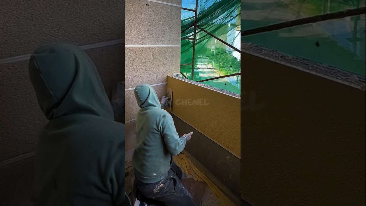 Professional craftsmen smooth out the texture to produce a good surface.#shorts #construction #fyp