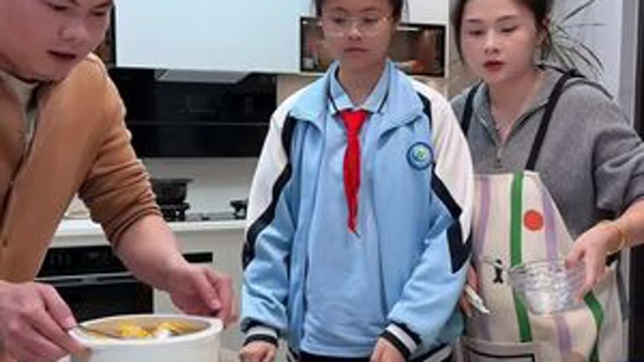距离回娘家又开始倒计时了，虽然远嫁，但是经常可以回家过年也是一件很幸福的事，孩子们的校园生活也圆满结束🔚今天做一顿烤鱼好好庆祝一下#家的味道