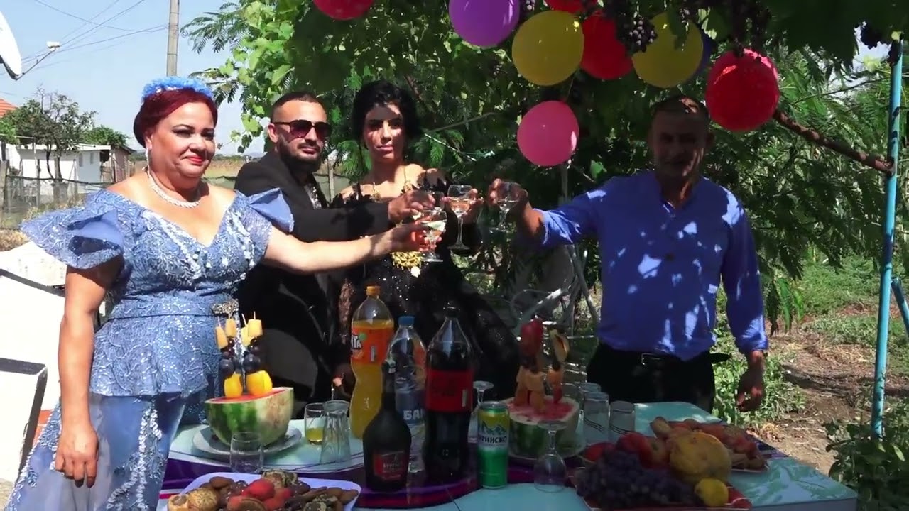 ZEYNEP  VE  BEKTASH  DUGUN  TORENI
