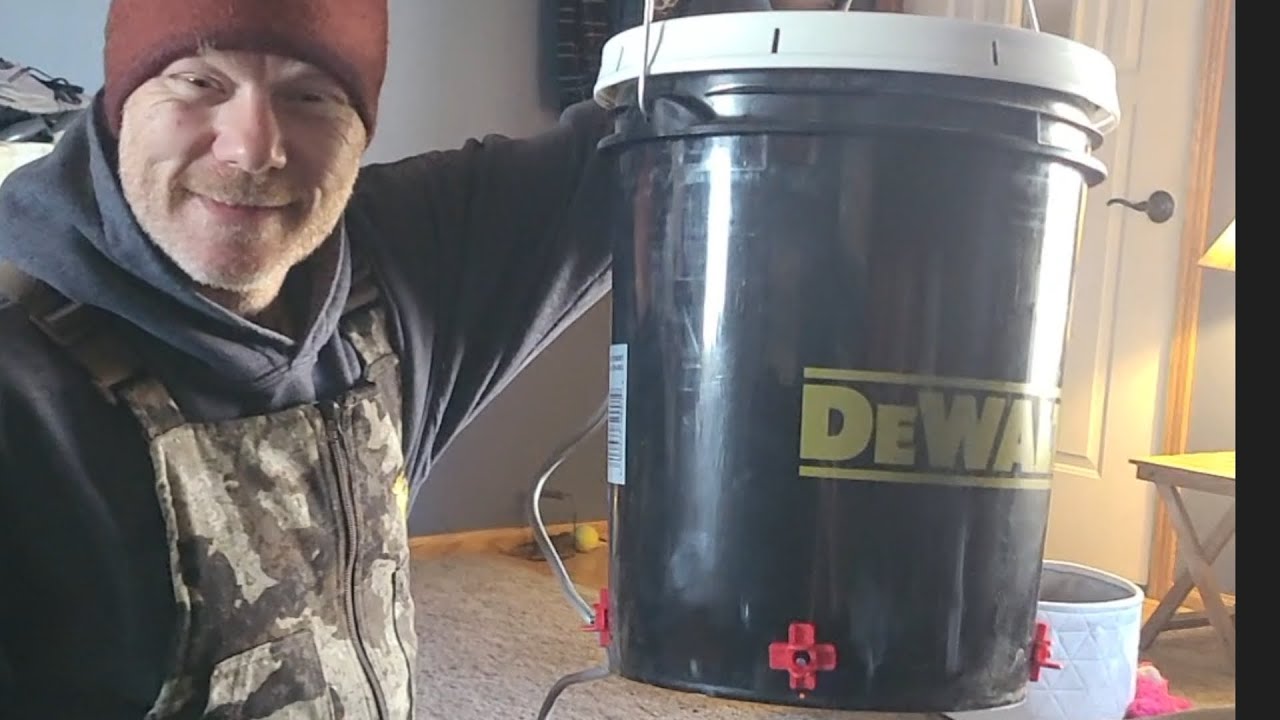 How To Make A 5 Gallon Heated Chicken Waterer! - SUPER EASY!
