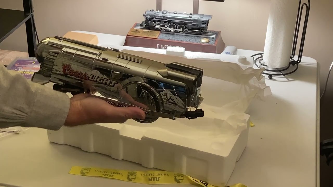 MTH Silver Bullet Train (30-1433-1): Unboxing & Demo. Relax and enjoy a 'cool' one!