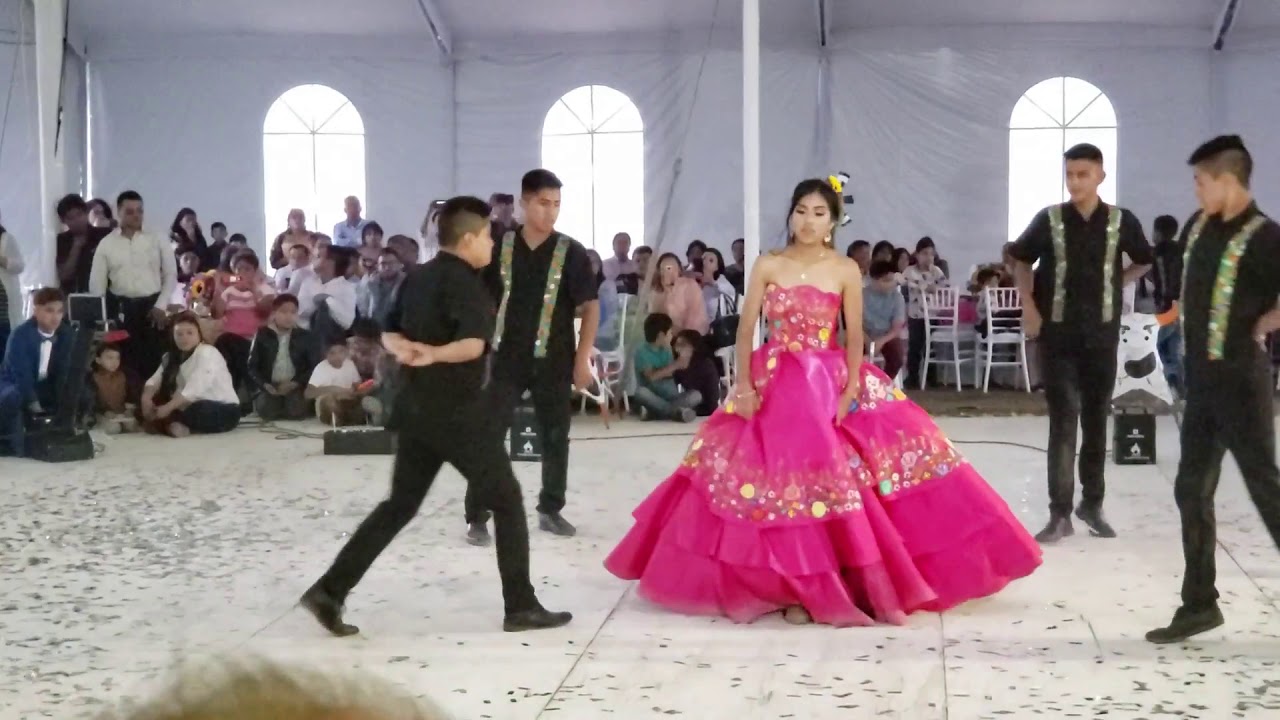 Baile XV años Dios nunca muere