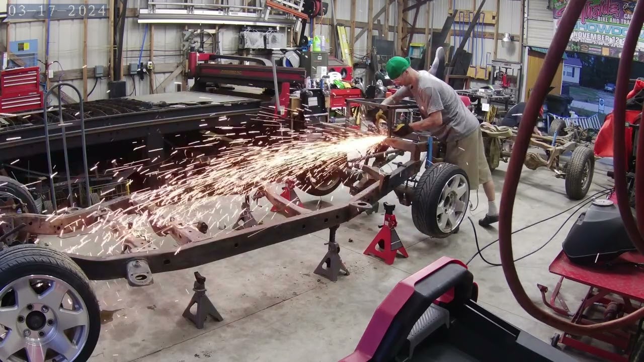 Bagged Mazda B2200 Cab Plus - Episode 1