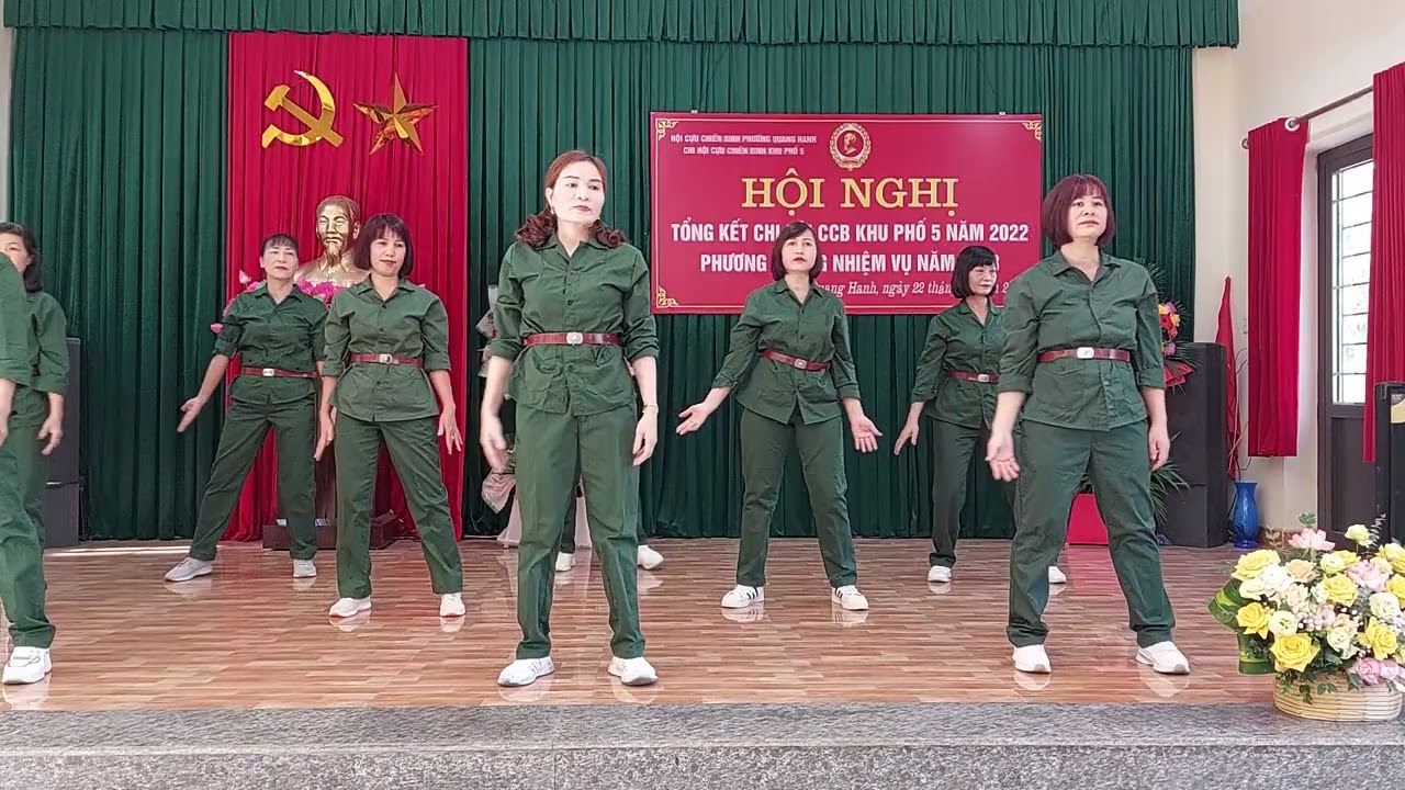 dân vũ cô gái mở đường Khu 5 Quang Hanh