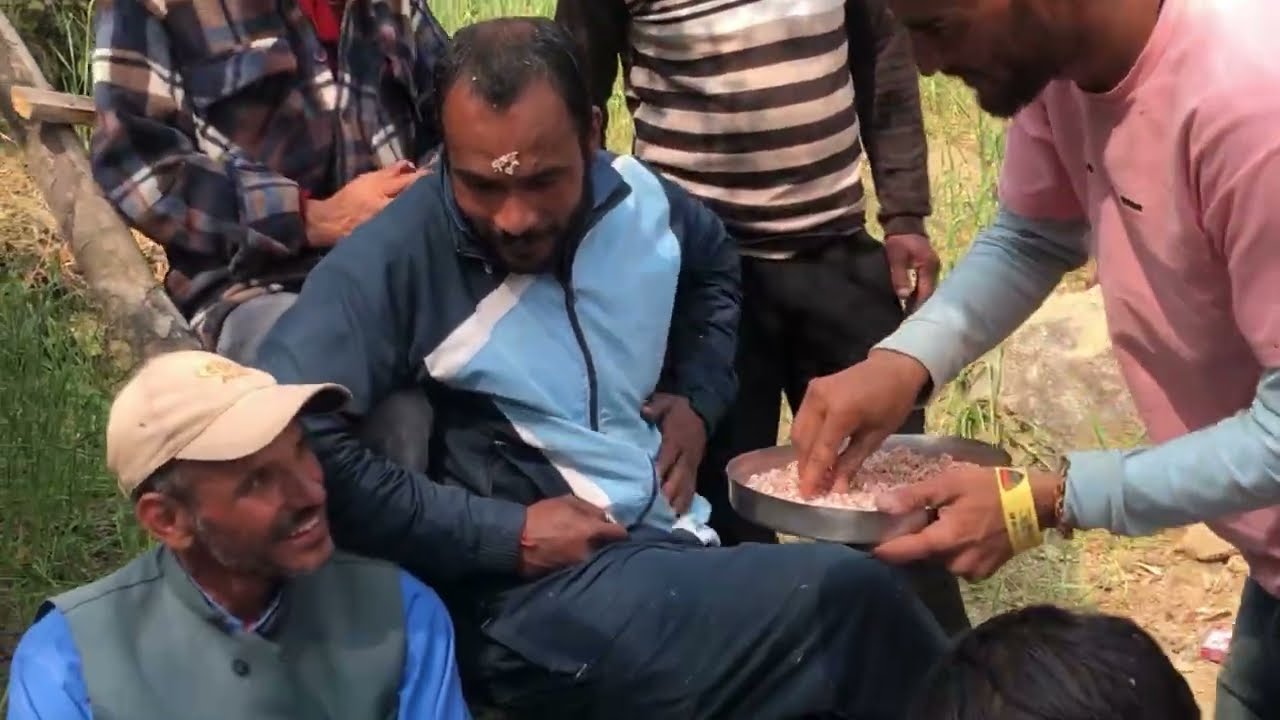 “पहाड़ों में पितृ देवता पूजन कैसे होता है? 😲 देखिए असली पहाड़ी परंपरा” #PahadiPitraDevta #PitraPujan