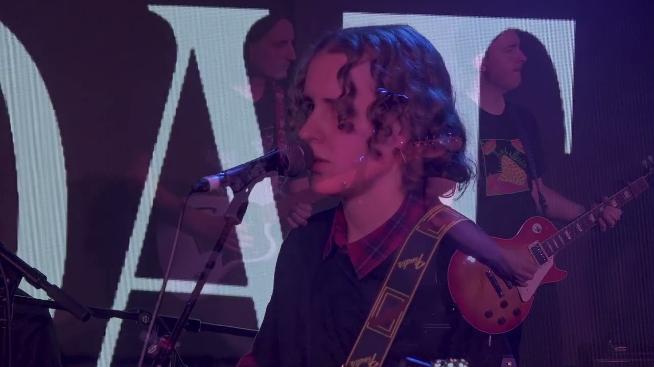 flöat performs 'Catacomb' and 'Fix'