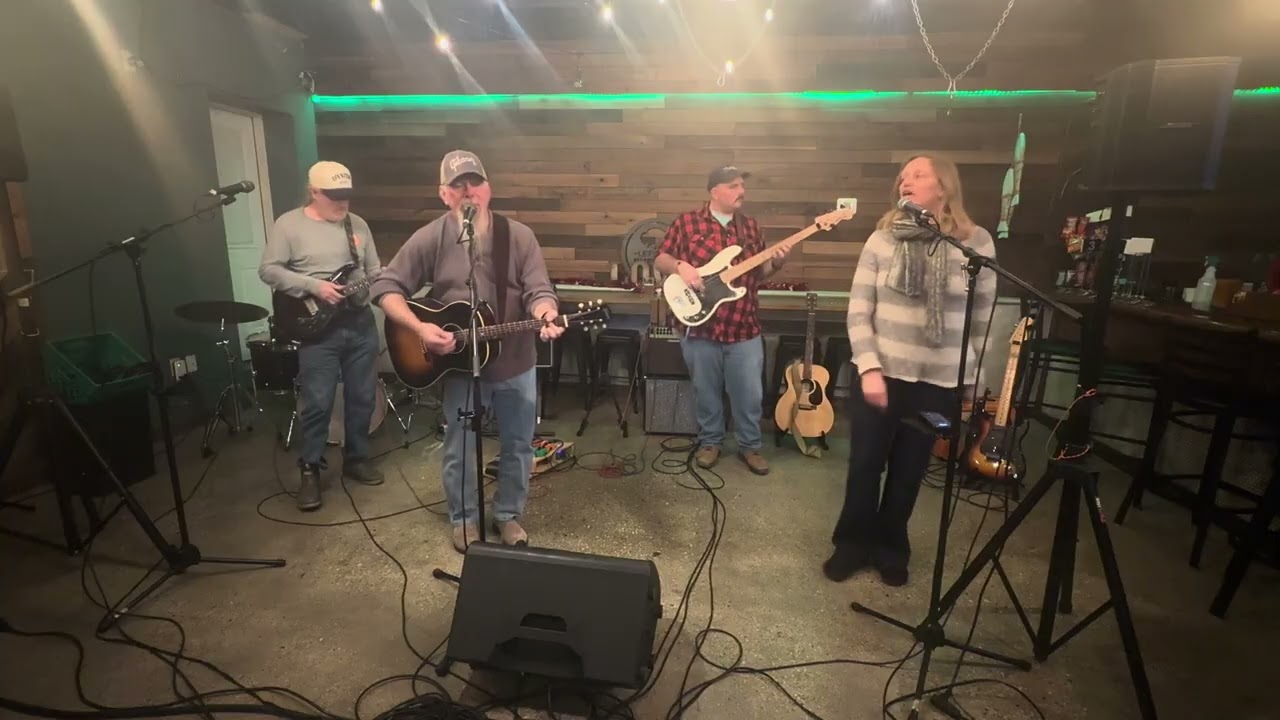 Robbie & Co.  2  February 4, 2026 @MobjackTavernOpenMic #robbie #robert #jonathan #gracie