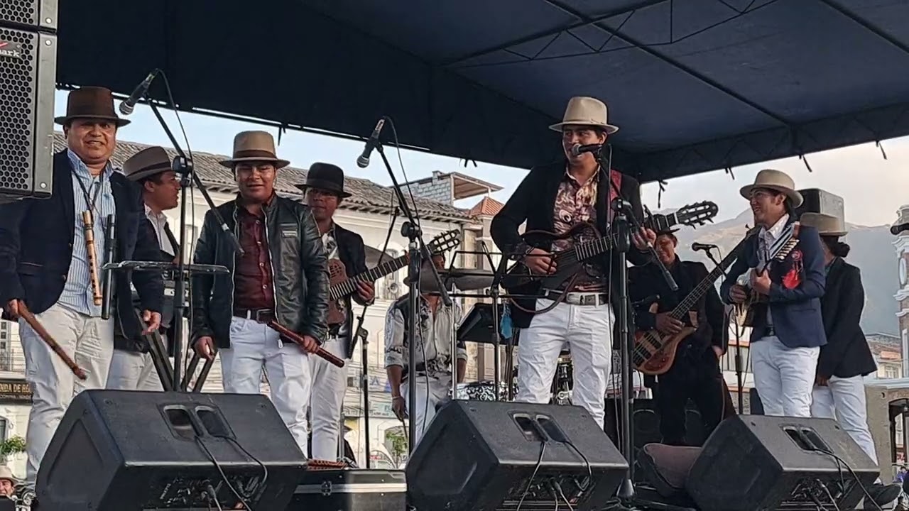 Grupo Rimay en Otavalo plaza civica 15/09/2024